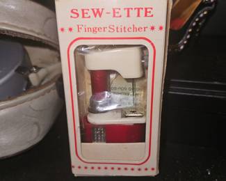 Vtg Sew-ette Finger Stitcher!
