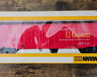 Vtg. Bachmann HO 1143 51’ Box Car Santa Fe 
in Box !!