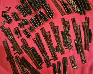 Large Lot of Various Vintage Small Metal Train Tracks!! 
