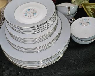 Norcrest Fine China Capri Set of 22!