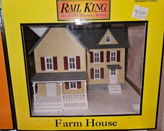 MTH Rail King Farm House Yellow With Red Shutters!
