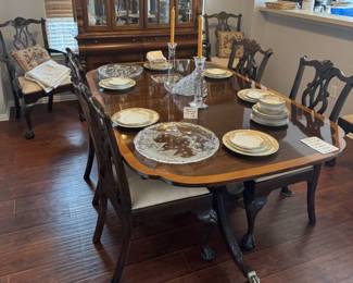 Stickley Table Seats 10