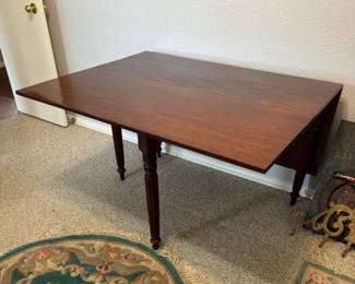 Antique Gate Leg Table with One Leaf Raised