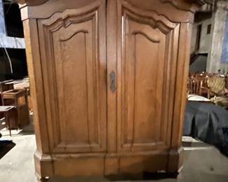 Very Large Antique Wardrobe / Armoire
