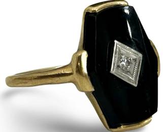 10k Gold & Diamond Ring
