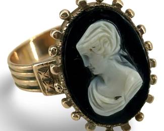 10k Gold Cameo Ring
