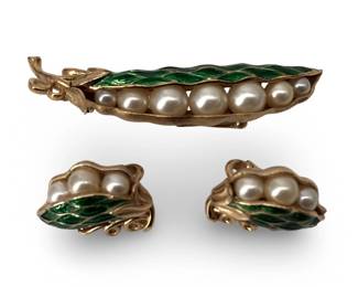 (3pc) Vintage Trifari Pea Pod Set
