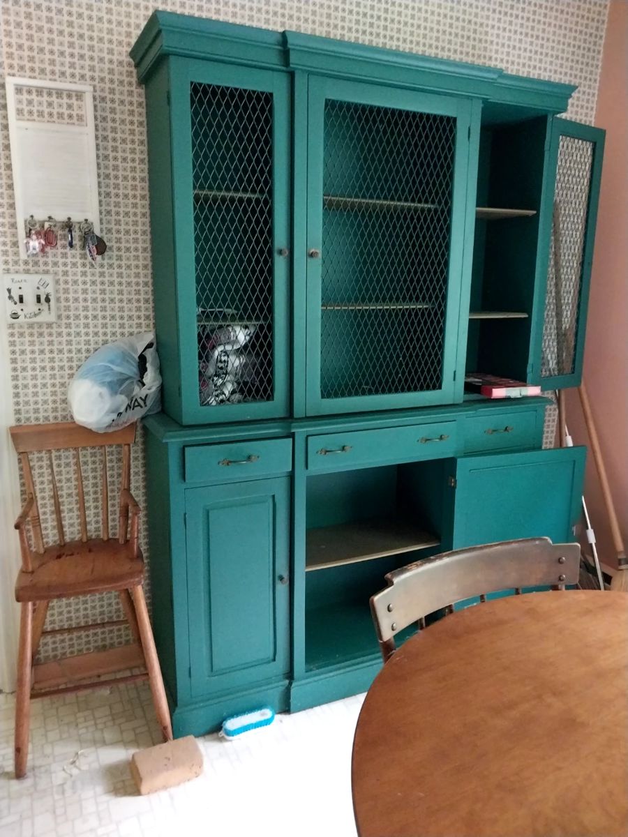 ESTATE SALE CATONSVILLE CLEAN IT OUT! starts on 6/7/2024