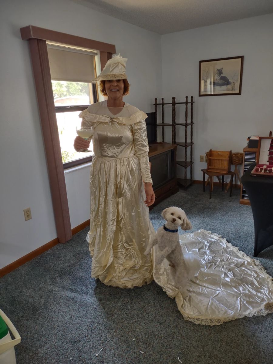 AshbyLake Junietta DrMoving/Estate Sale starts on 5/10/2024