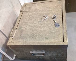 Victor Lift Top Locking Safe, 7.5" x 17" x 13", Key Present