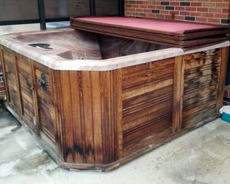 Fort Wayne Pools DownEast Acrylic Spas Hot Tub, Model 04-700T, With Cover