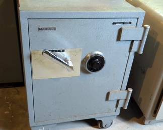 Underwriters Laboratories Sears Robuck And Co Wheeled Tower Safe With Outer Combination And Inner Keys, 26" x 18" x 20", Combination And Keys Present