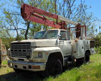 1981 Ford F600 Boom Truck, VIN 1FDNF60H4BVA06446, 35,321 Miles Showing On Odometer