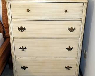 Mid Century 4-Drawer Chest Of Drawers, 42" x 32" x 18"