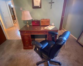 Office desk and chair