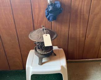 Yard table and decor