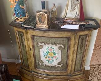 the cabinet has one pull-out door 