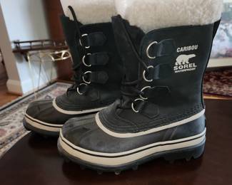 Sorely Caribou waterproof boots. Ladies size 6, never worn.