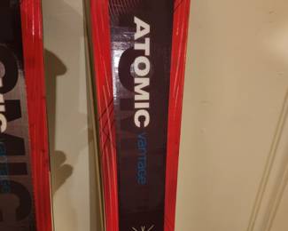 Atomic VantageX skis, size 148. Used 2x