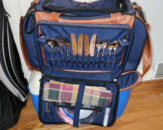 Picnic bag w/plates, utensils, cups...in a bag w/ waterproof liner