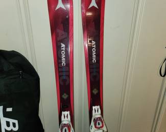 Atomic VantageX skis, size 148. Used 2x