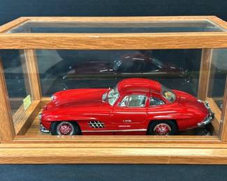 1 18 Kyushu Mercedes Benz 300 SL Diecast Car Model With Display Case 