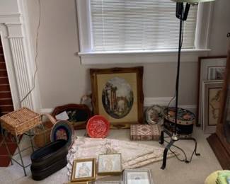 Mixed Lot Of Warm Toned Ornate Decor Lace Tablecloths, Chinoiserie