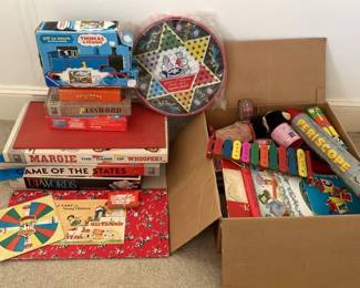 Mystery Lot Vintage 60s 70s 80s Childrens Toys  Board Games Periscope, Checkers  More 