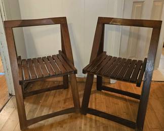 2 Set Wooden Folding Chairs