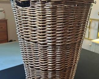 Large Laundry Hamper With Lid 