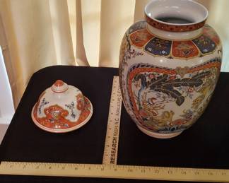 Aachen Chinese Porcelain Vase