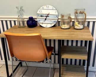 cute student desk with fiberglass chair ( vintage)