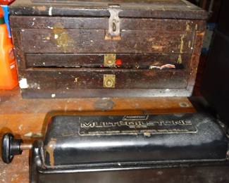  pieces of tools  and chest