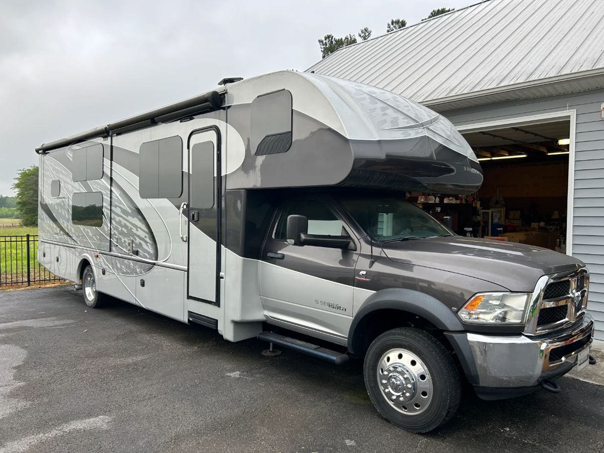 Gorgeous  2017 Dynamax Isata 5 Series 36 DS, Class C with only 4,596 original miles), Diesel, Gross Vehicle Weight is 19,500 with VIN # 3C7WRMDL1GG156424, Engine is a Type Cummins  Turbo 325, Sleeps 7 with 2 Slide Outs, 36 Ft Length, 95  Gallon Water Capacity,  Self Contained and in Excellent Condition! with Clear Clean Title.                   WE ARE TAKING OFFERS BEGINNING ON THURSDAY MORNING JUNE 19 UNTIL NOON ON SATURDAY JUNE 22ND.                                             
Beginning Offer is $125,000  with Minimum Increments of $2,500 or more.                                               
This Gorgeous Motorhome will have a new owner on Saturday June 22nd at Noontime. (Those who are still making offers at that time will continue until there is a new owner. No new bidders may bid after 12 noon. You must register in order to make offers.