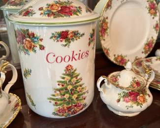 Royal Albert Old Country Roses dinnerware