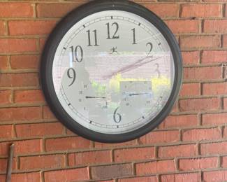 Outdoor clock with thermometer 