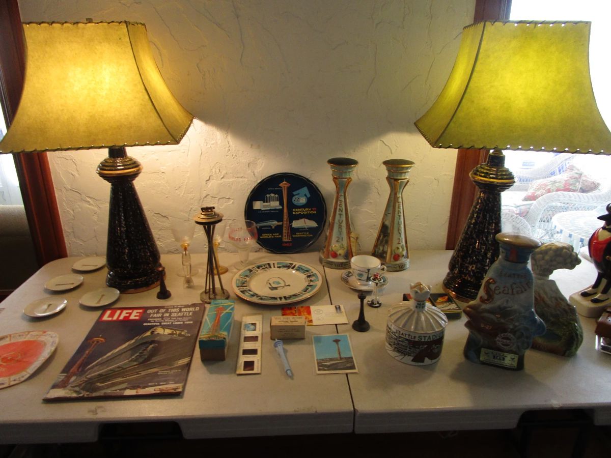 Seattle World's Fair collections, 2 1950's lamps