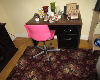 Cute vintage desk