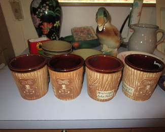 Vintage Tiki mug set