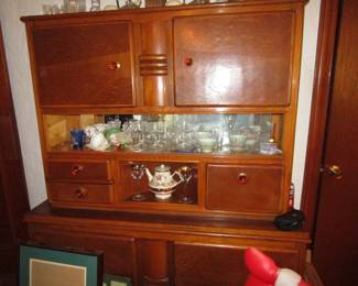 Art Deco hutch/sideboard
