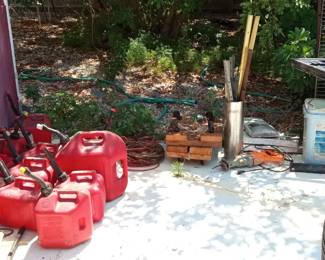 Who doesn't need this mini gas cans?