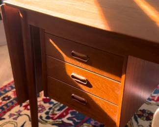 Desk by "Arne Vodder"