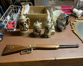 CAP GUN, MISCELLANEOUS COLLECTIBLES 