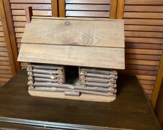 LOG CABIN     CUTE