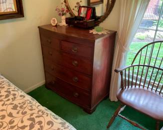 MAHOGANY CHEST OF DRAWERS