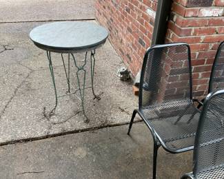 OLD ICE CREAM TABLE