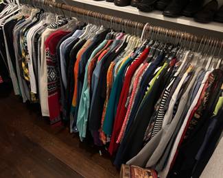 Size small to large and extra large women’s clothing, shoes, and purses