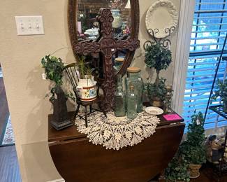 Antique gate leg table