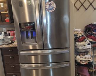 Beautiful large side by side refrigerator. Works great.