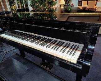 Yamaha G-3 piano 